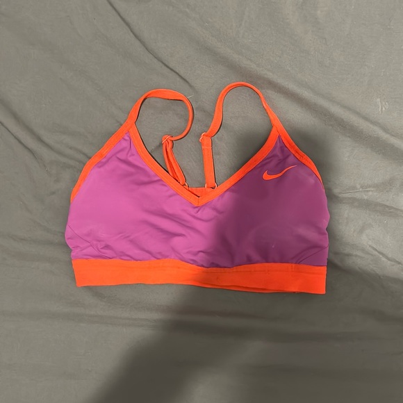 Nike sports bra - Picture 1 of 2